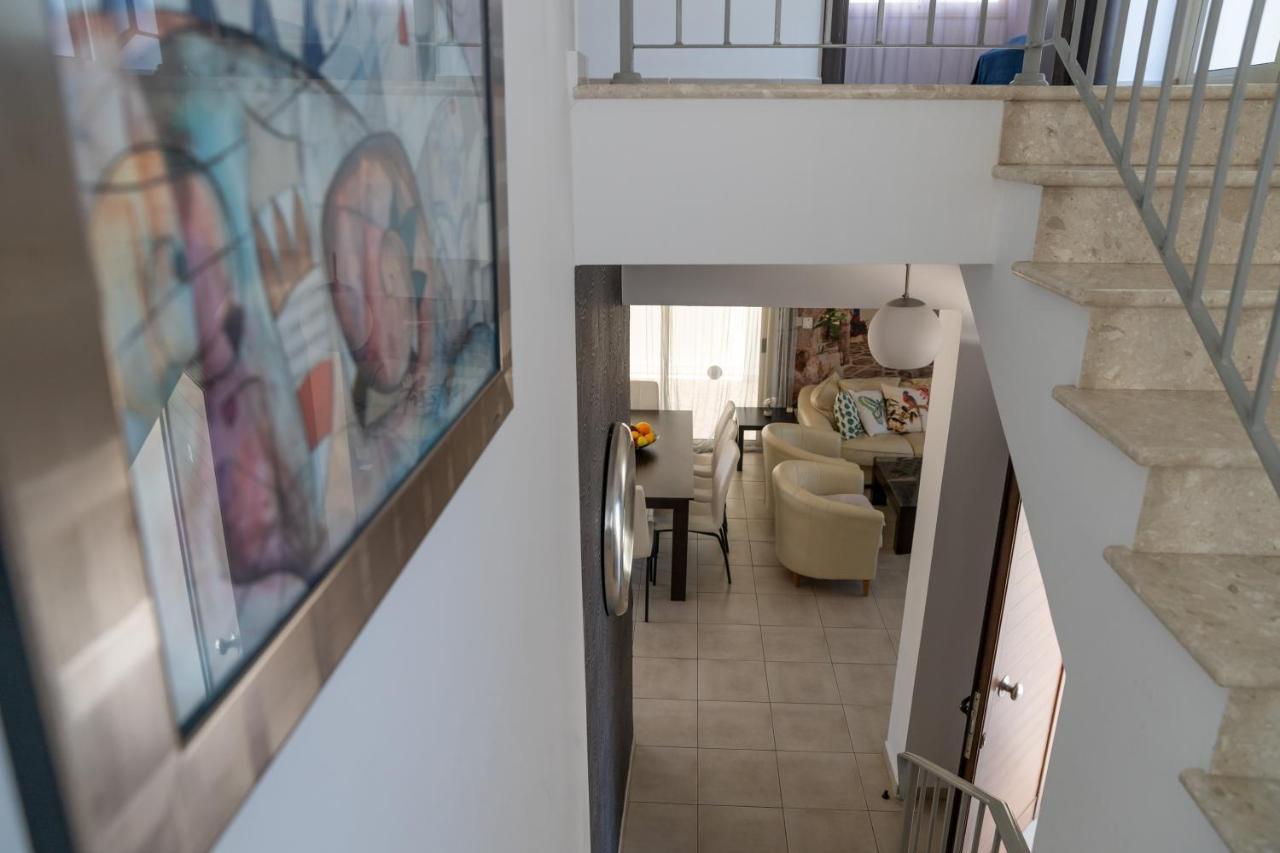 Palm Villa Ekaterina 4 Bdrm Paralímni Eksteriør bilde