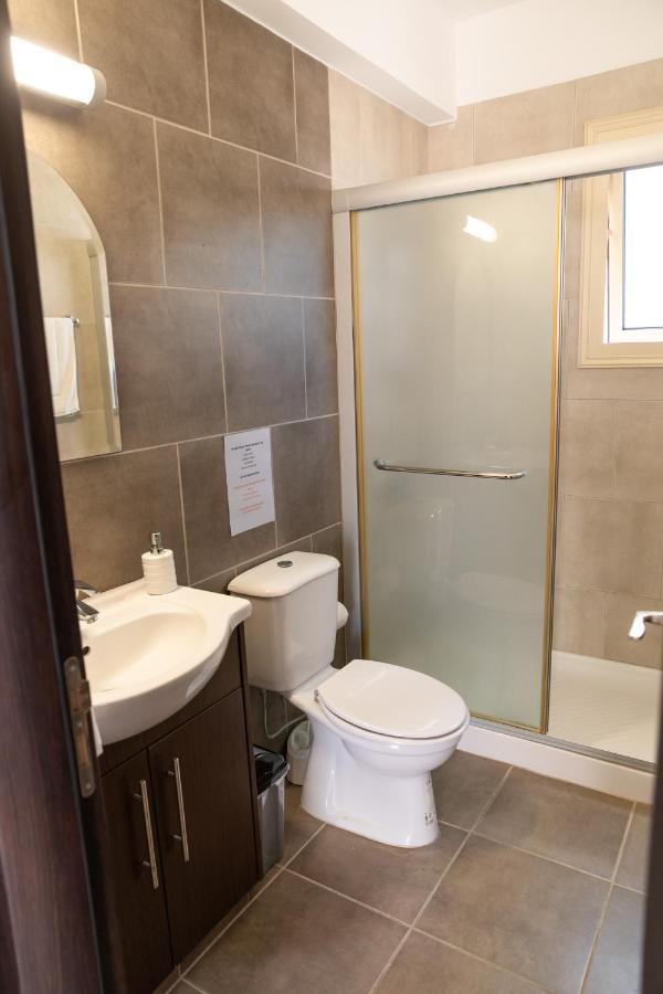 Palm Villa Ekaterina 4 Bdrm Paralímni Eksteriør bilde